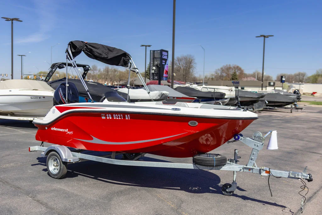Used 2023  Bayliner  image 1
