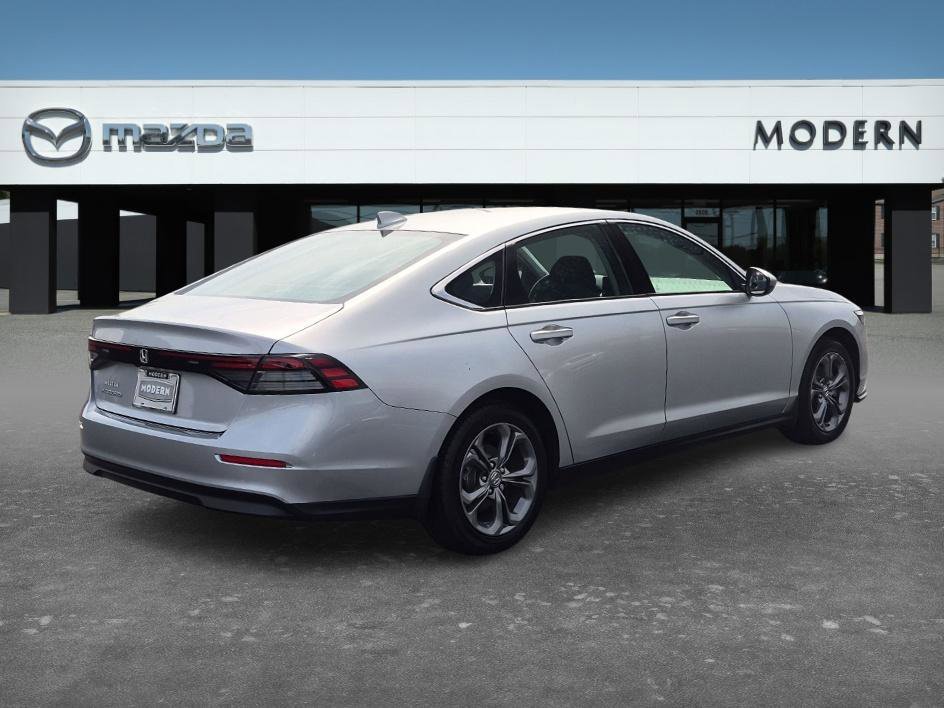 Used 2023 Lunar Silver Metallic Honda EX image 5