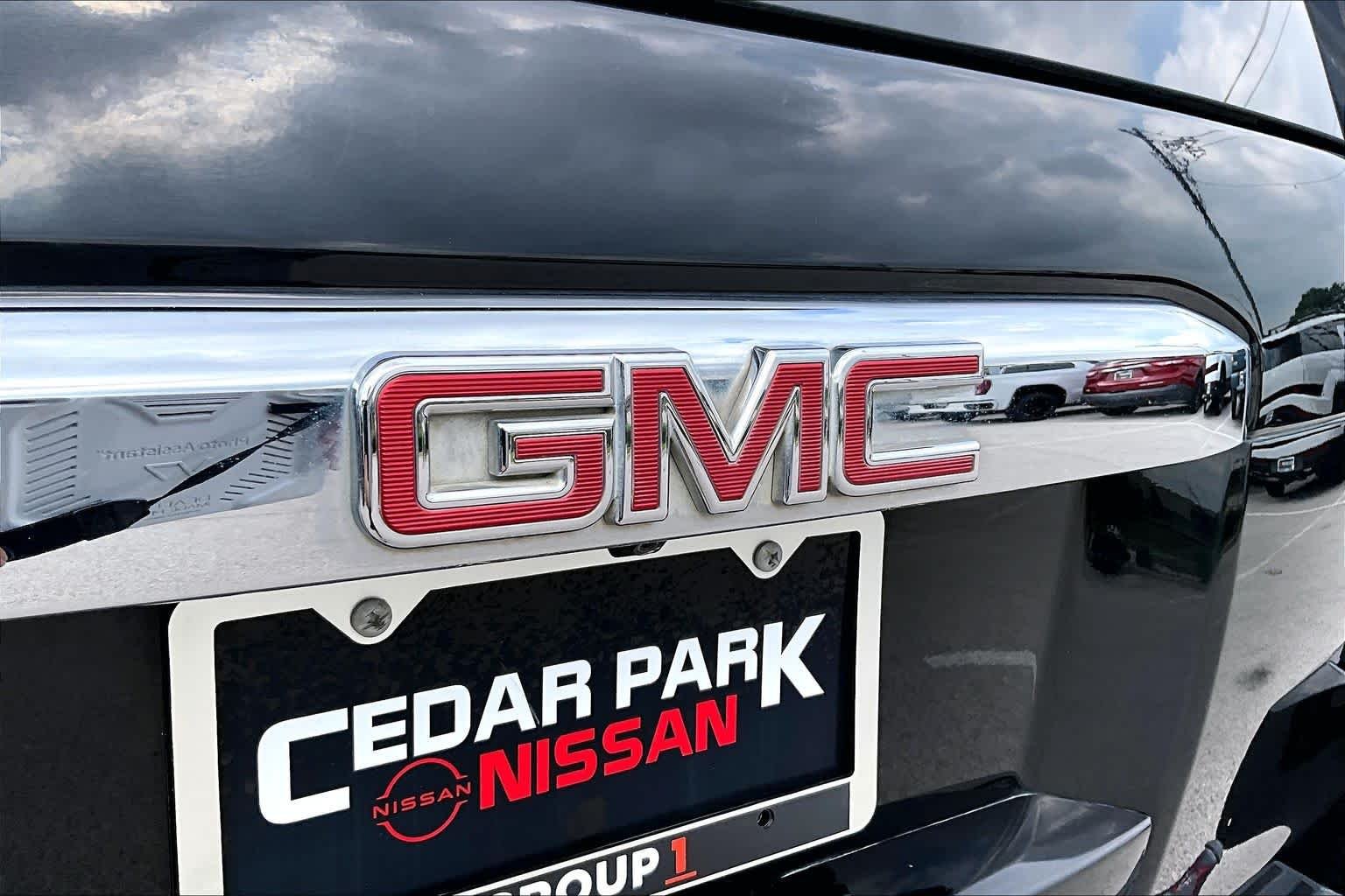 Used 2018 Onyx Black GMC Denali image 31