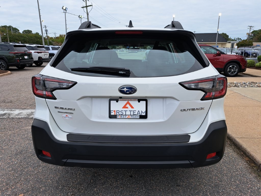 Used 2025 White Subaru 2.5i image 5