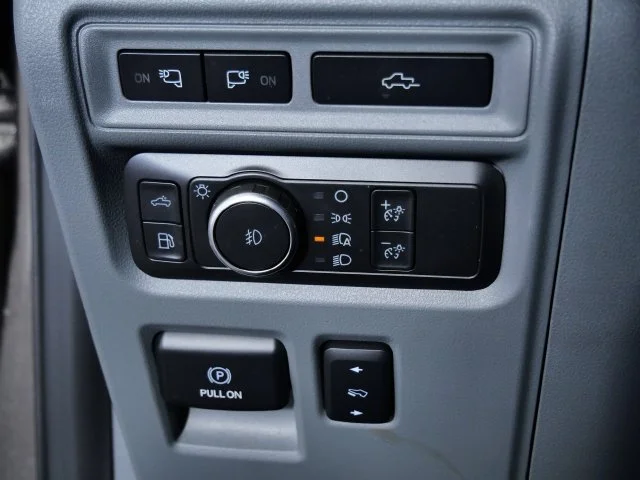 Used 2021 Gray Ford Lariat image 27