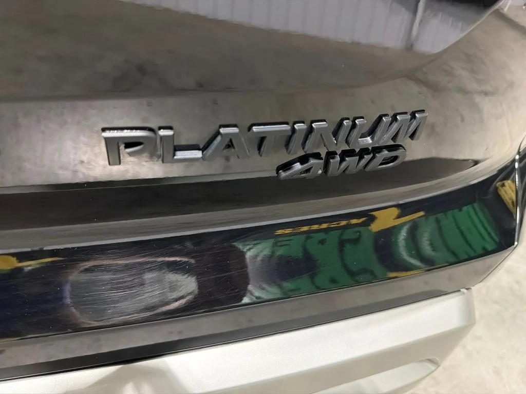 Used 2024 Super Black Nissan Platinum image 9