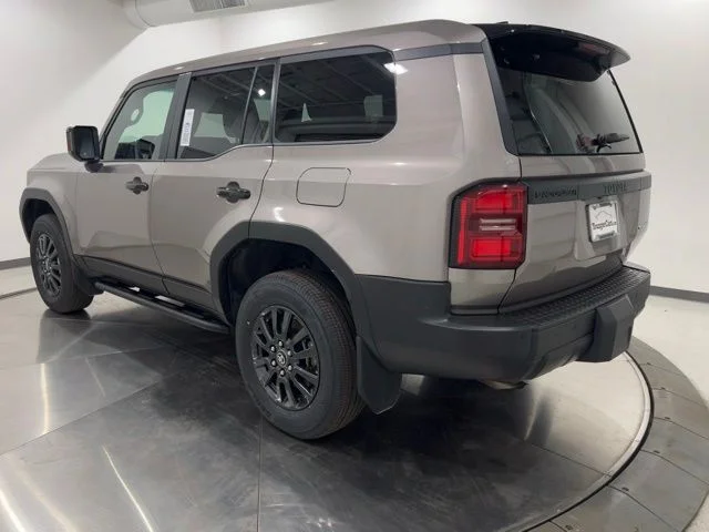 Certified Used 2025  Toyota 1958 image 3