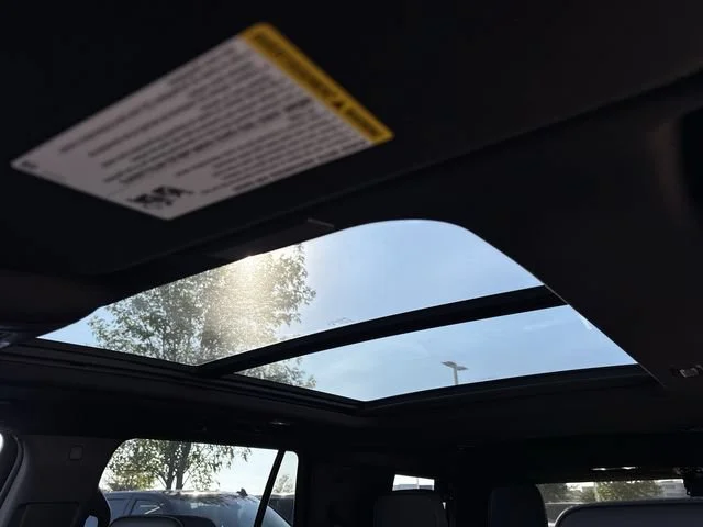 2027 GMC Yukon Denali - Photo 22