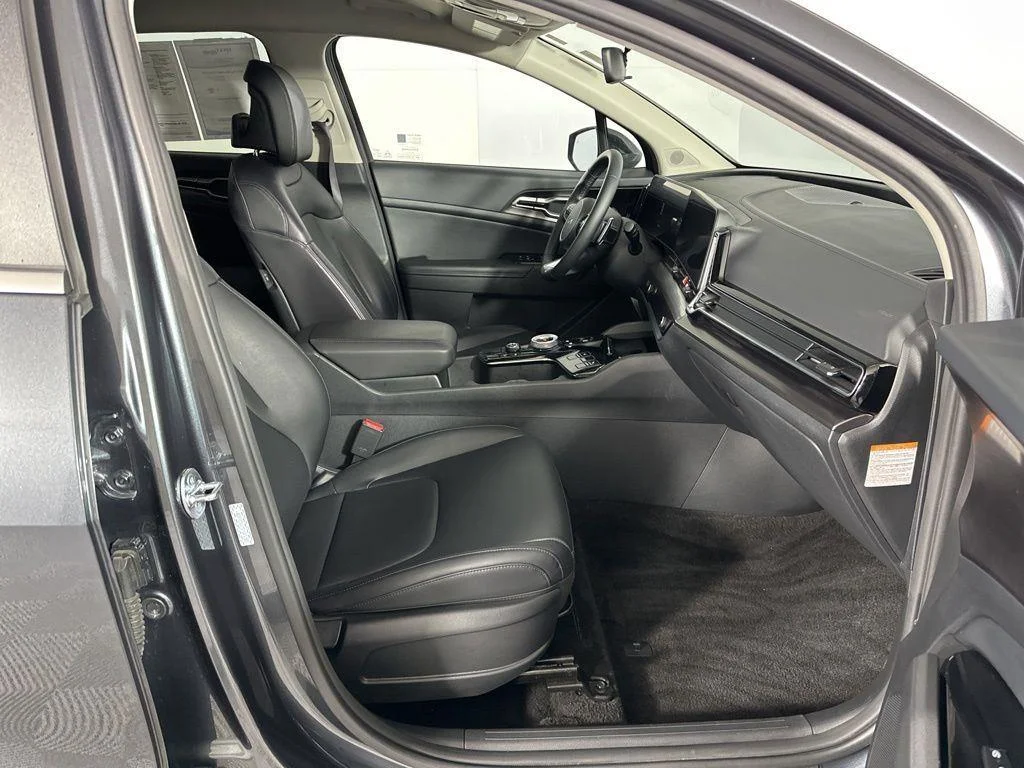 Used 2025 Gravity Gray Kia EX image 28