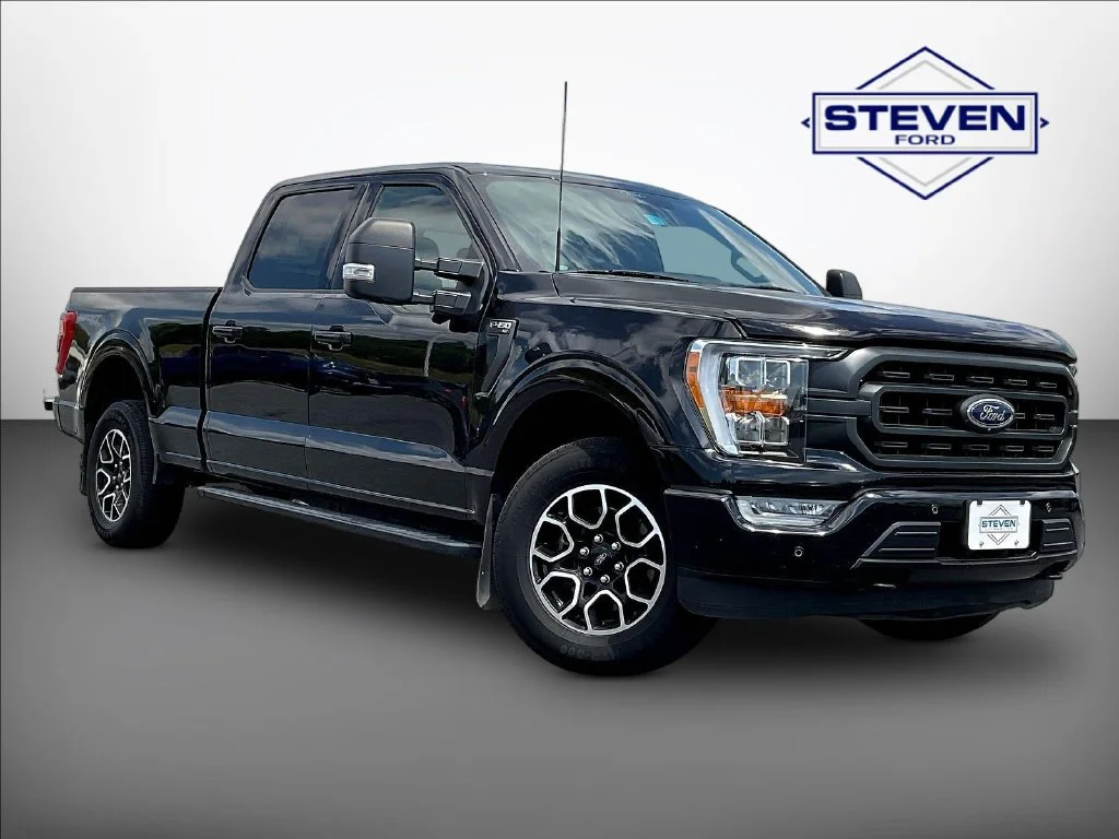 Used 2022 Black Ford XLT image 1