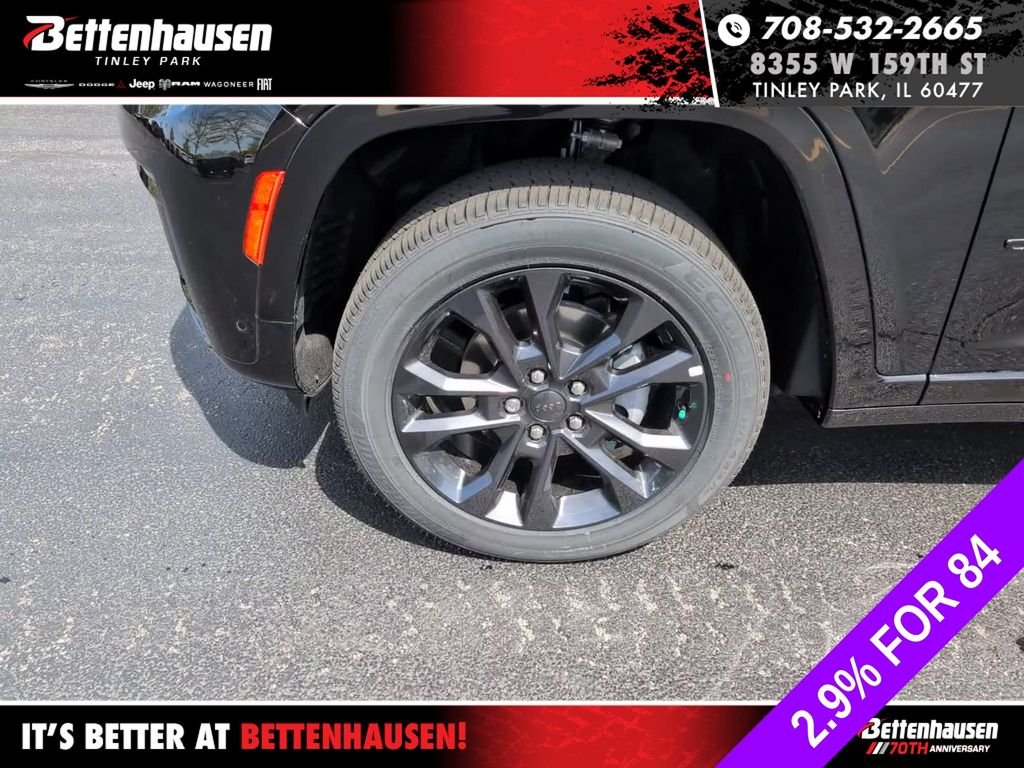 New 2026 Diamond Black Crystal Pearl-Coat Exterior Paint Jeep Limited Reserve image 13