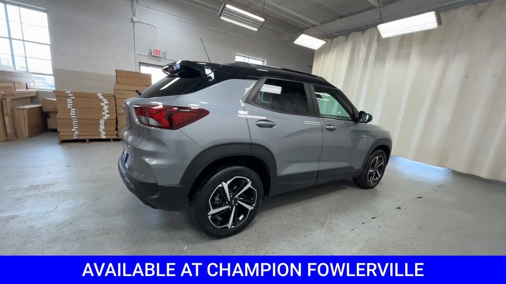 Used 2023 Gray Chevrolet RS image 8