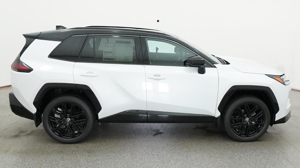 New 2026 Wind Chill Pearl with Midnight Black Metallic roof Toyota XSE image 14