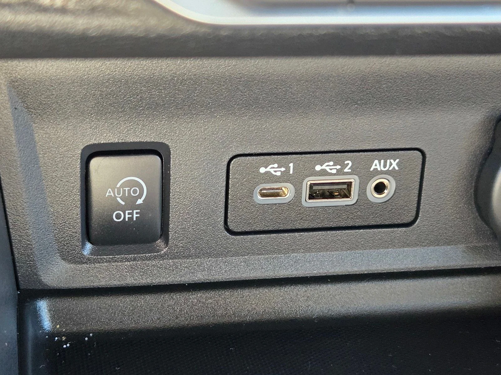 Used 2025 Super Black Nissan SR image 27