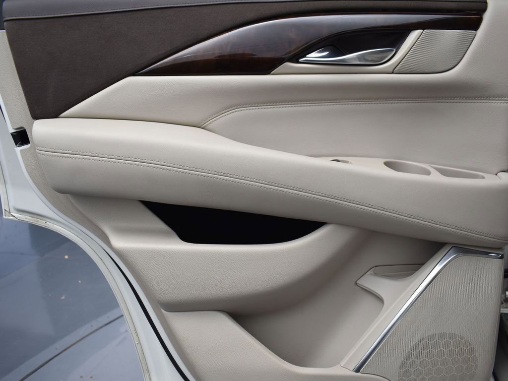 2015 CADILLAC ESCALADE - Image 23