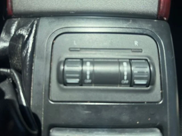 Used 2009 Quartz Silver Metallic Subaru 2.5i image 19