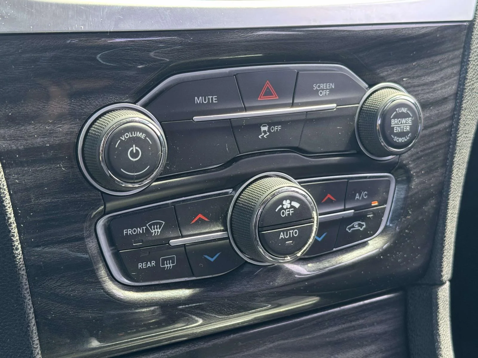 Used 2022 Gloss Black Chrysler Touring image 5