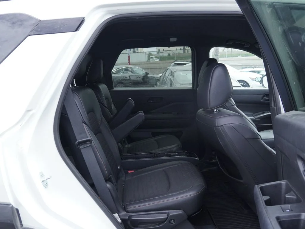 Used 2024 White Nissan Rock Creek image 21