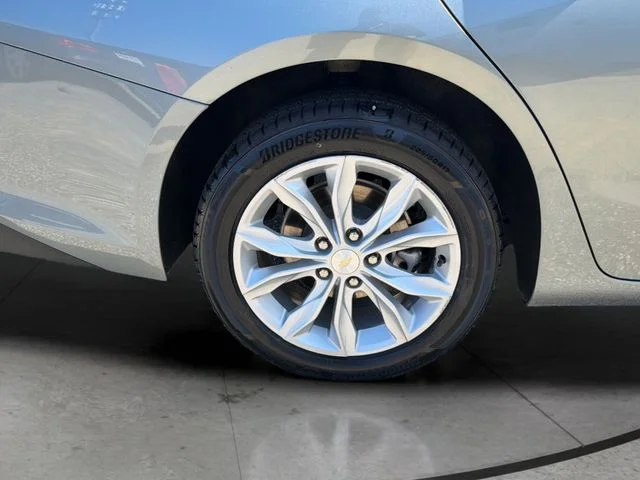 Used 2025 Gray Chevrolet LT image 31