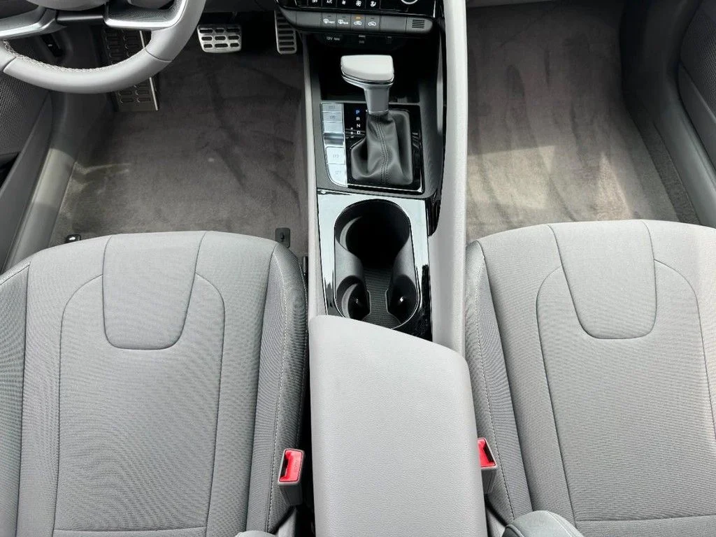 2025 Hyundai Elantra Blue - Photo 9
