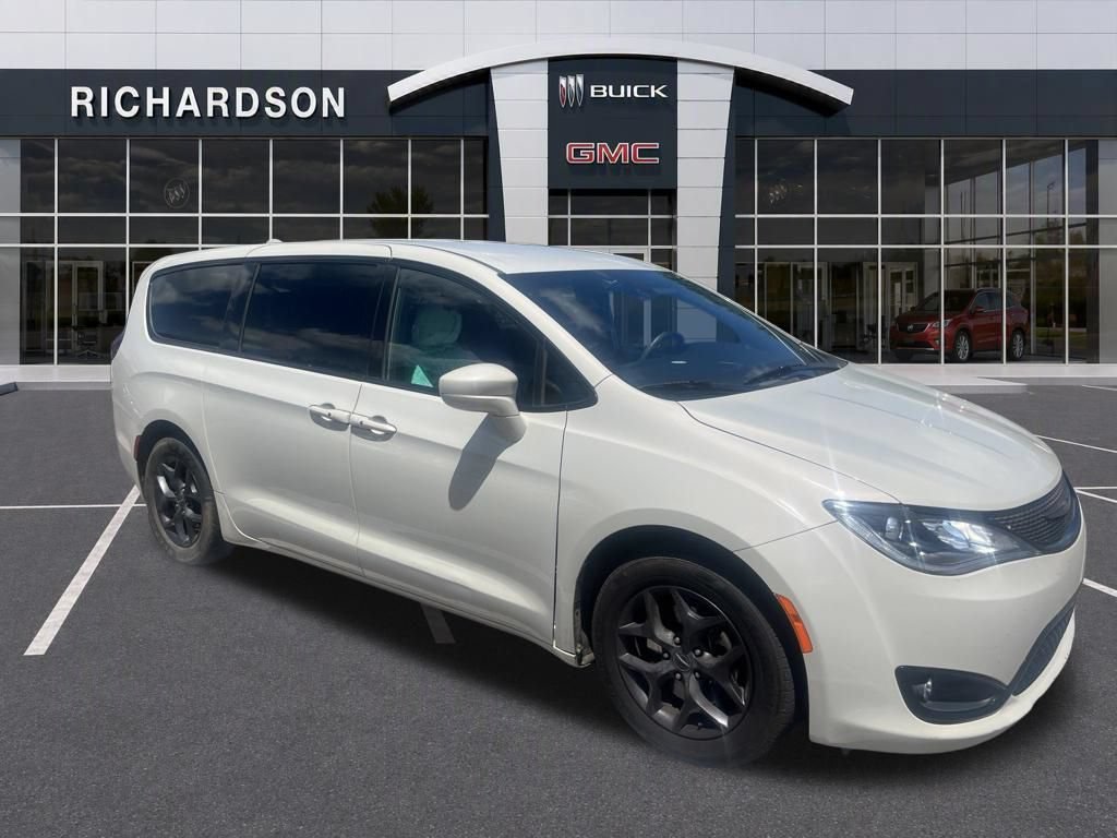 Used 2020 White Chrysler Touring image 5