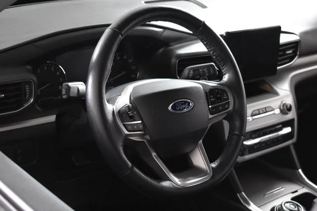 Used 2020 Black Ford XLT image 24