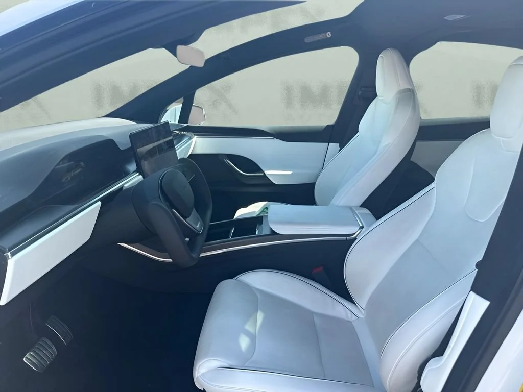 Used 2022  Tesla Plaid image 11