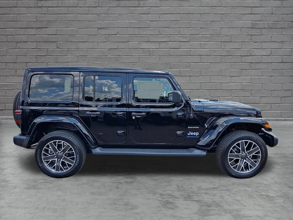 Used 2023 Black Clearcoat Jeep Sahara image 13