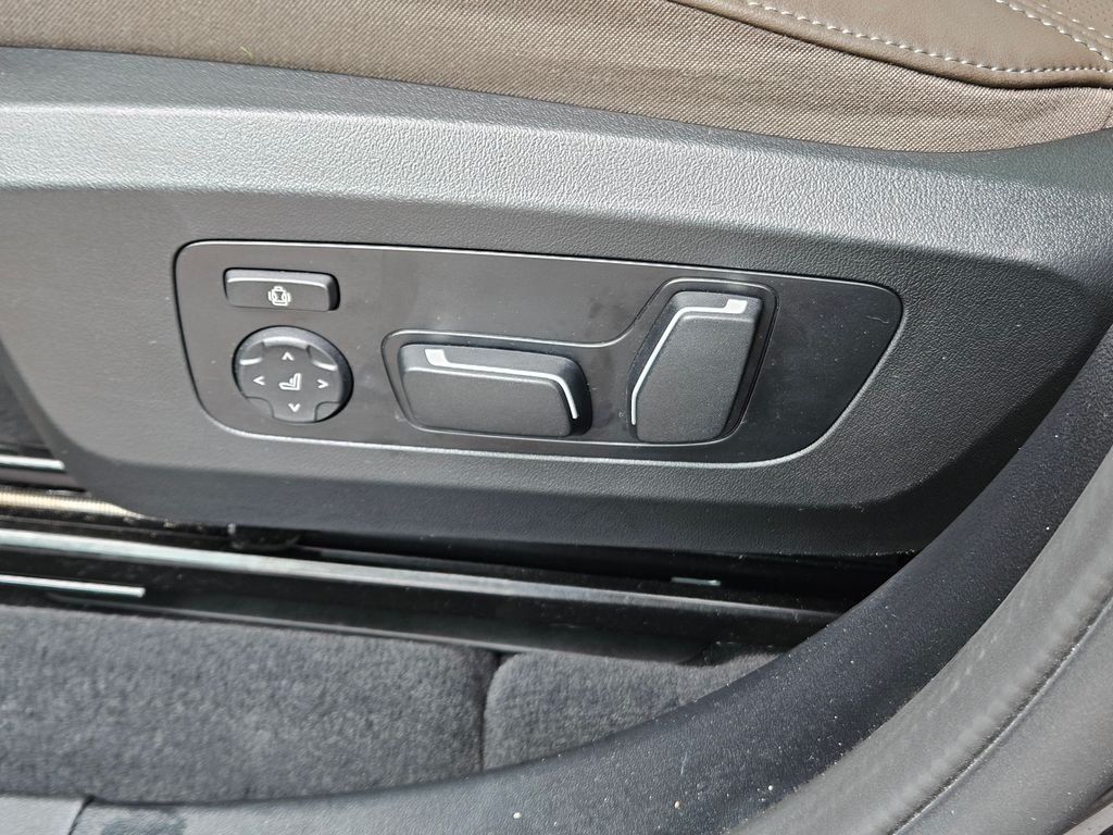 Used 2025 Dark Graphite Metallic BMW 30 xDrive image 30