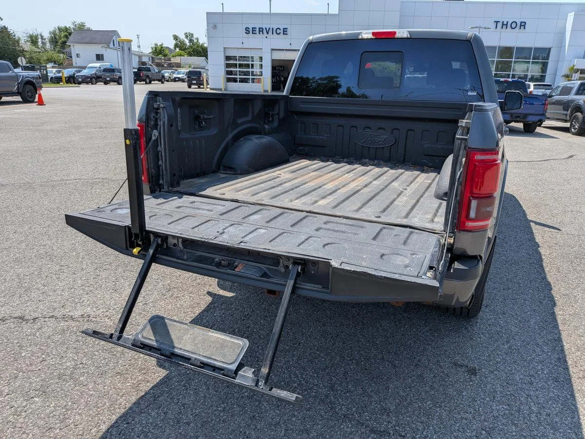 Used 2017 Grey Ford 4WD SuperCrew 145" Lariat image 8