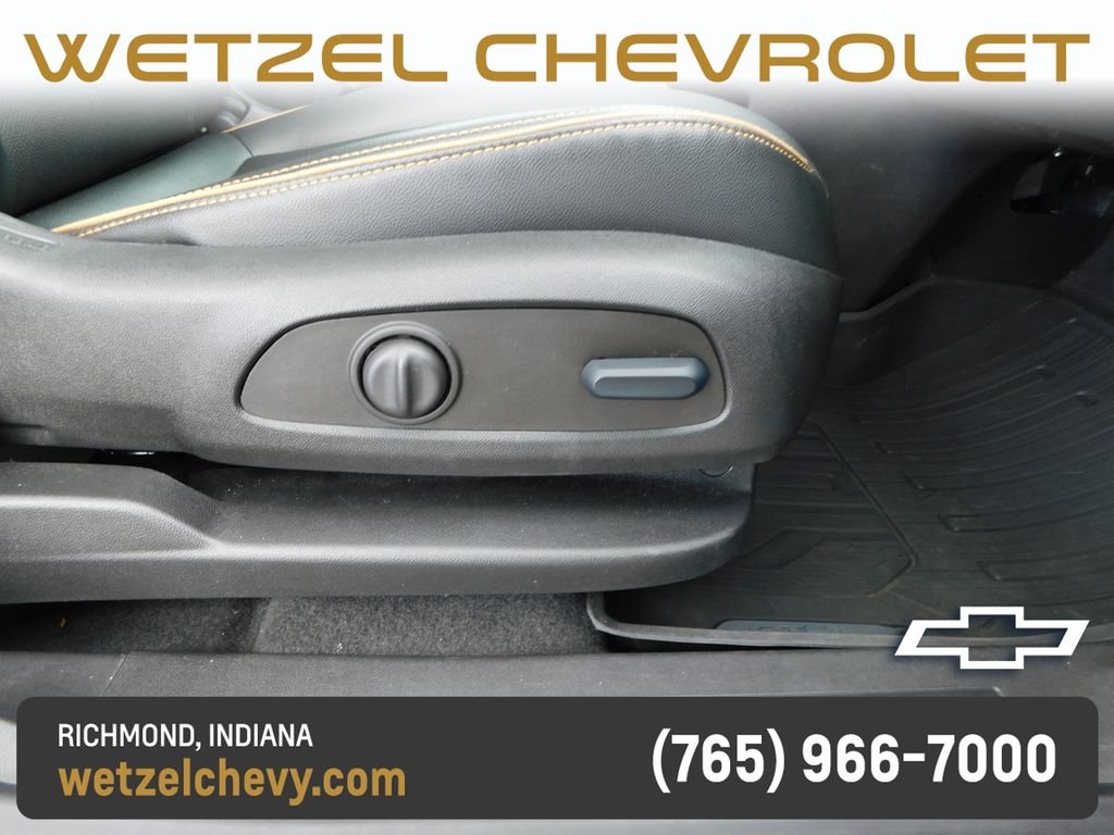 Used 2023 Silver GMC AT4 image 19