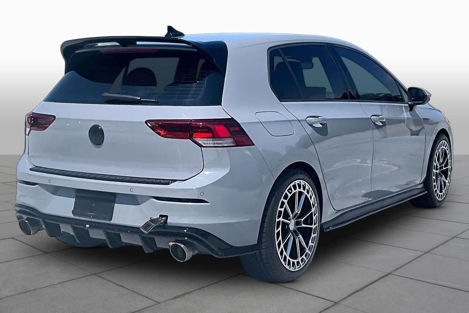 Used 2025 Moonstone Gray Volkswagen S image 12