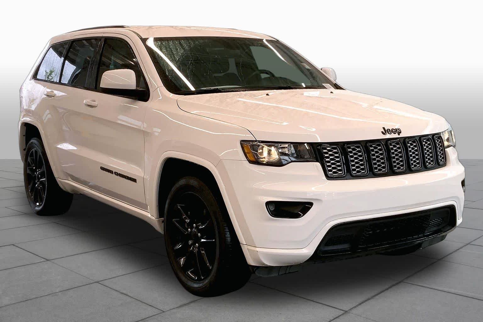 Used 2018 Bright White Clearcoat Jeep Altitude image 3