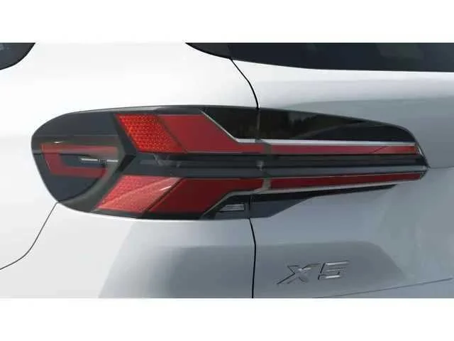 Used 2025 Alpine White BMW xDrive50e image 8