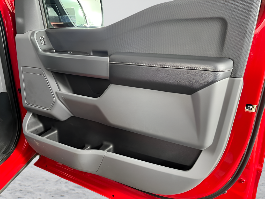 Used 2023  Ford XLT image 15
