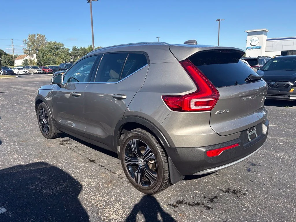 Used 2021 Gray Volvo T5 Inscription image 5