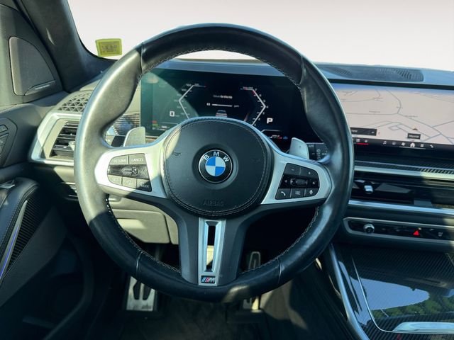 Used 2024 White BMW M60i image 20