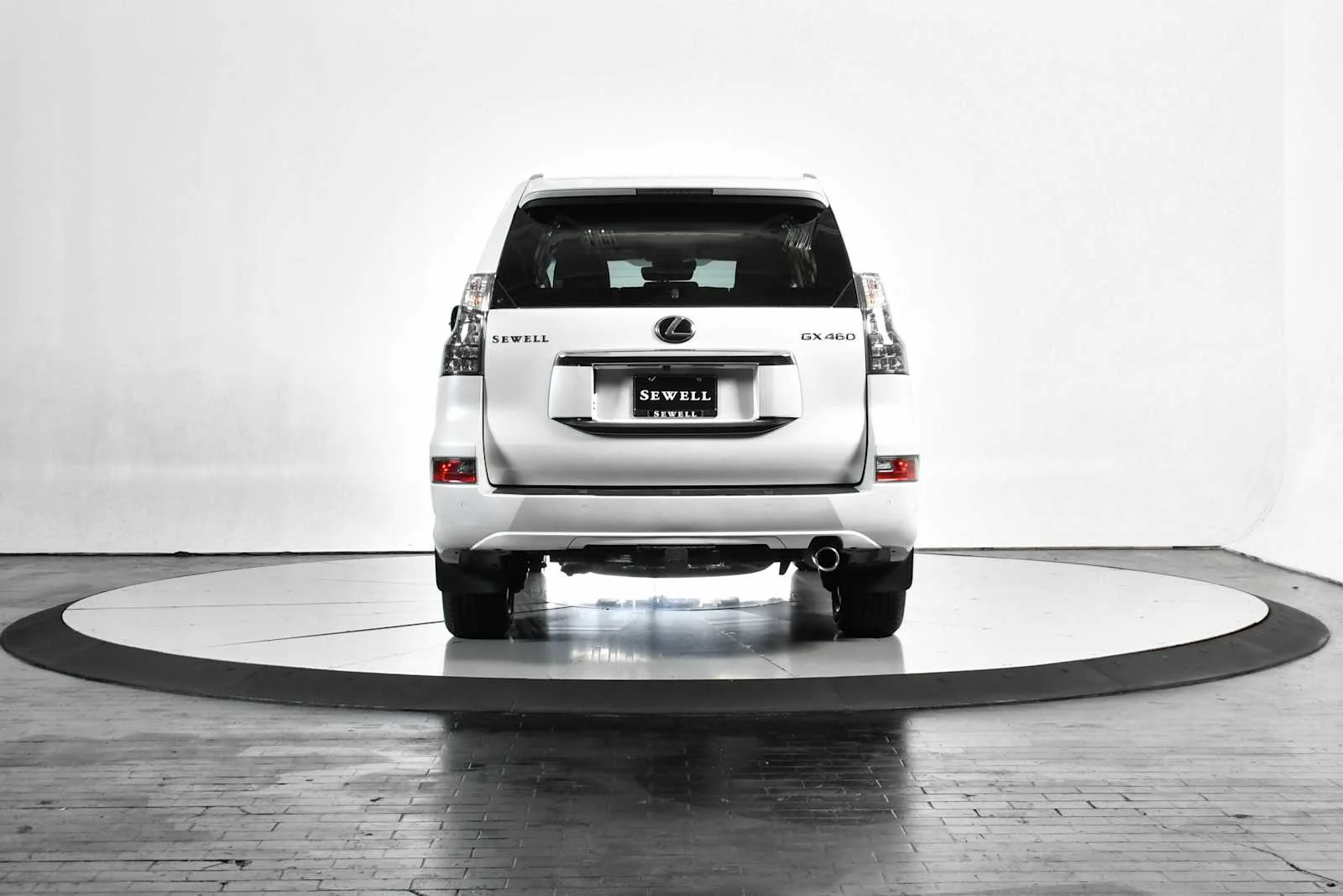Used 2023 Eminent White Pearl Lexus Premium image 5