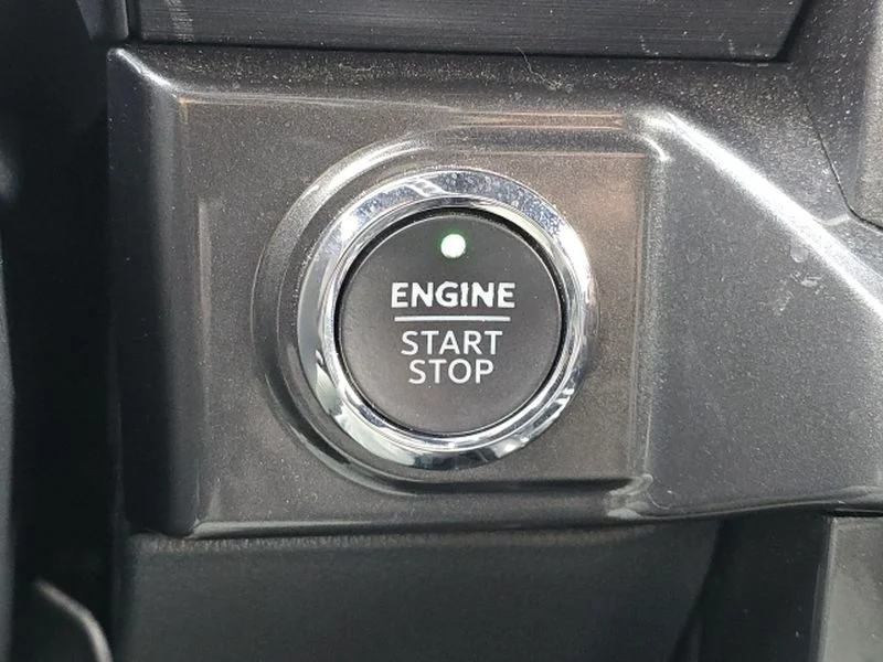 Certified Used 2023 Oxford White Ford XLT image 21