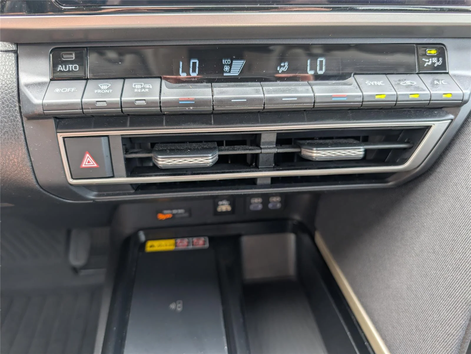 Used 2025 Ice Cap Toyota LE image 16