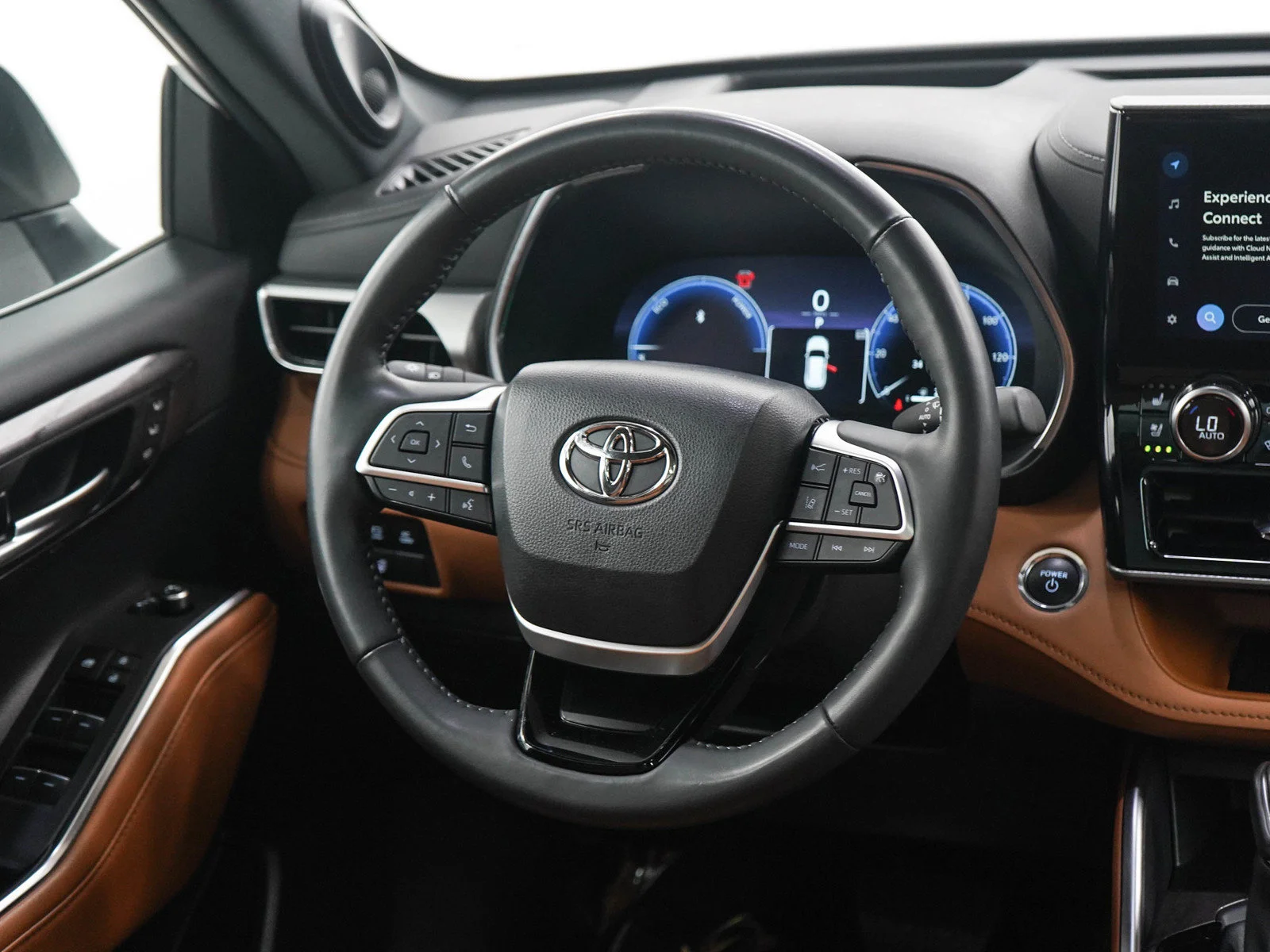 Used 2023  Toyota Hybrid Platinum image 13
