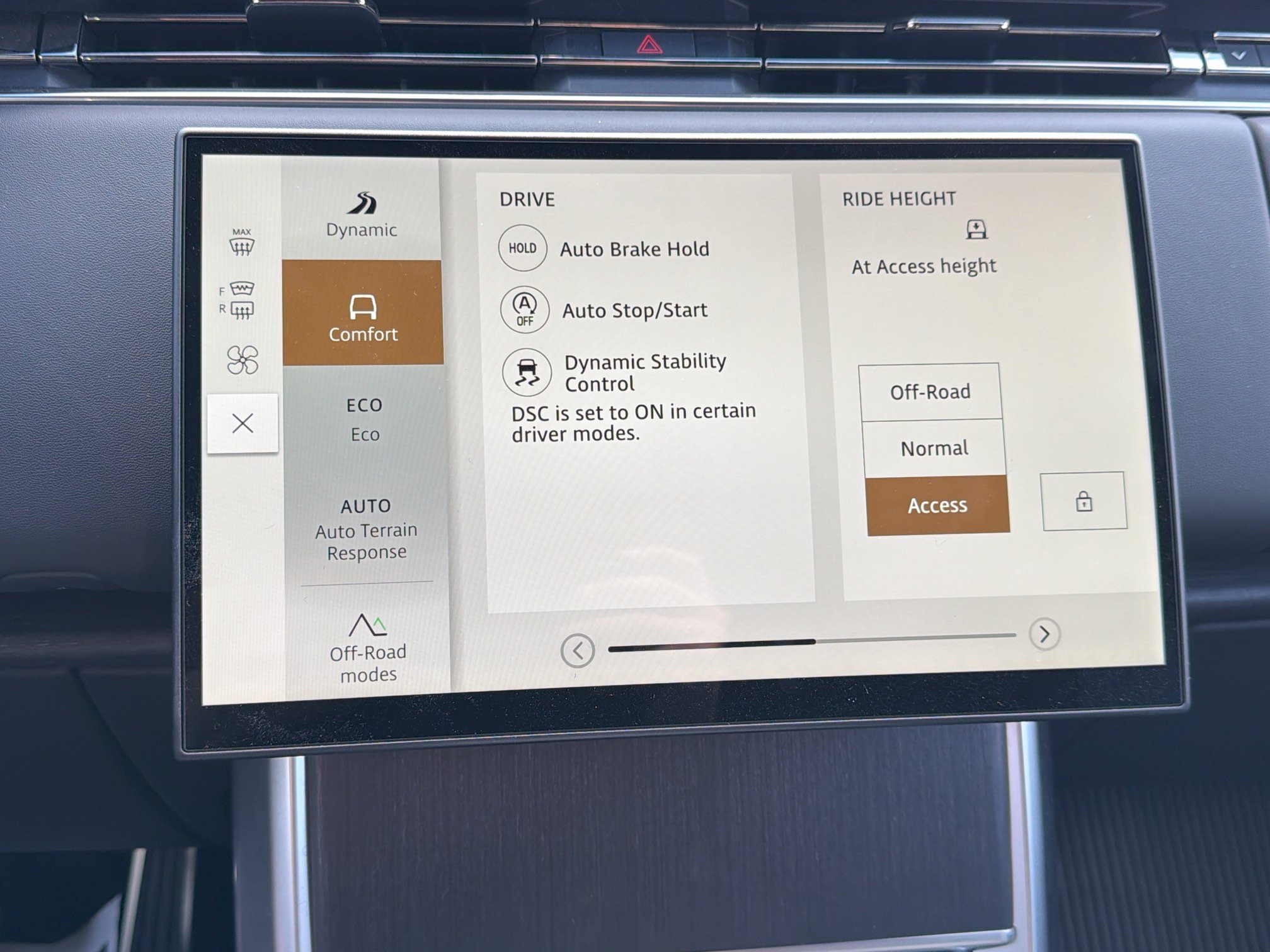 New 2026 Fuji White Land Rover SE image 31