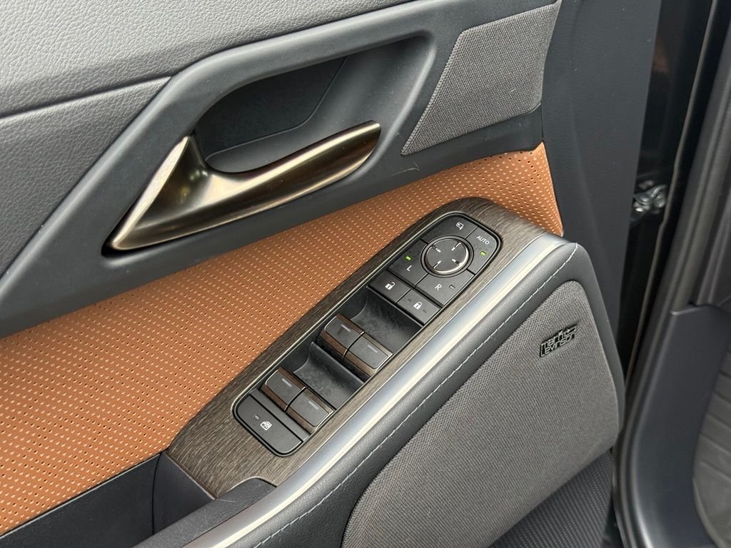 Used 2025 Black Lexus 550 Luxury+ image 21