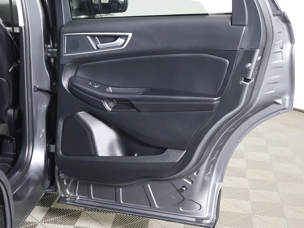 Used 2024 Gray Ford SEL image 24