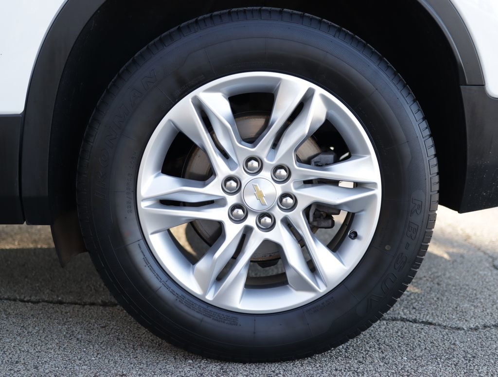 Used 2021 Summit White Chevrolet 1LT image 33