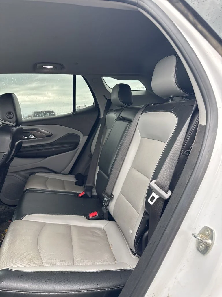 Used 2023 White GMC SLT image 27