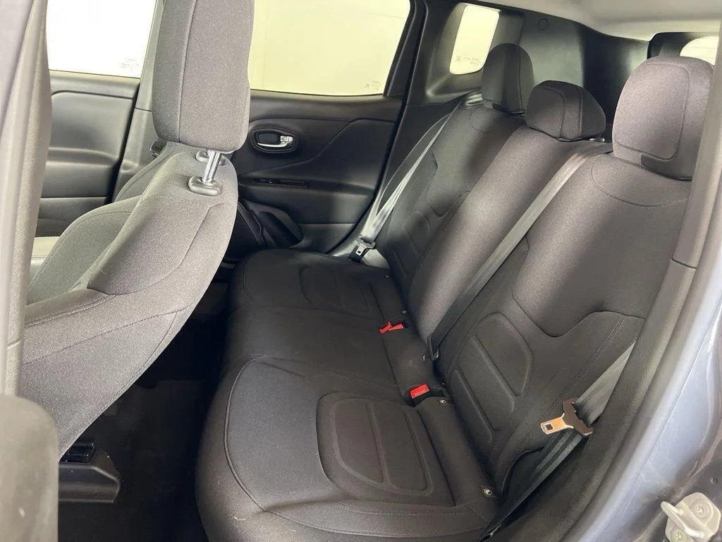 Used 2022 Graphite Gray Jeep Latitude image 26