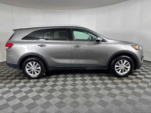 Used 2017 Silver Kia LX image 2