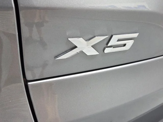 Used 2024 Gray BMW xDrive40i image 11
