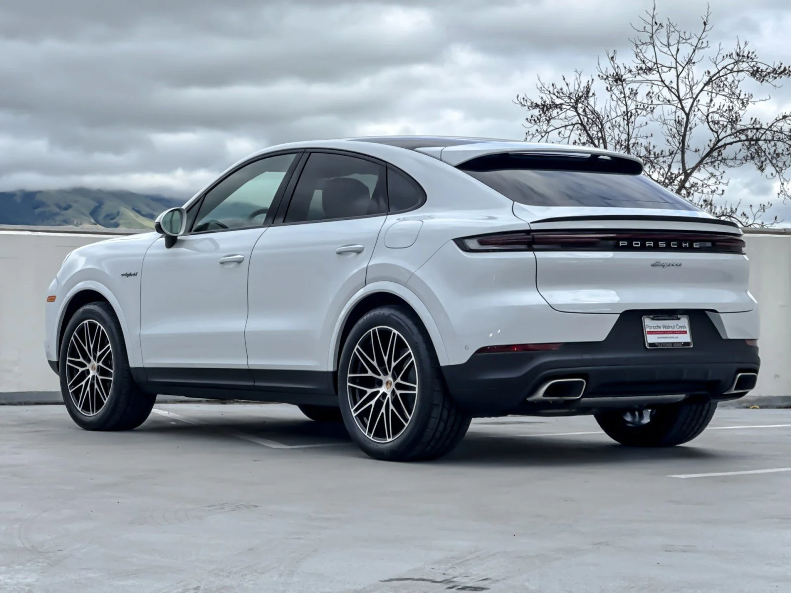 New 2026 CARRARA WHITE Porsche E-Hybrid image 3