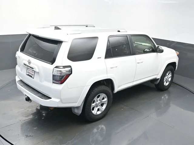 Used 2018 White Toyota SR5 image 46