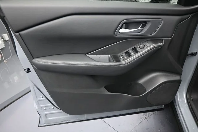 New 2026 Boulder Gray Pearl Nissan SV image 9
