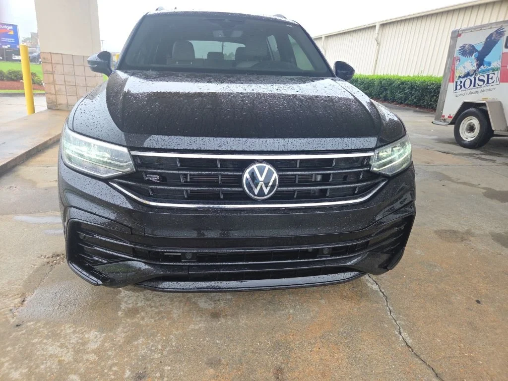 Used 2023 Deep Black Pearl Effect Volkswagen 2.0T SE R-Line Black image 2