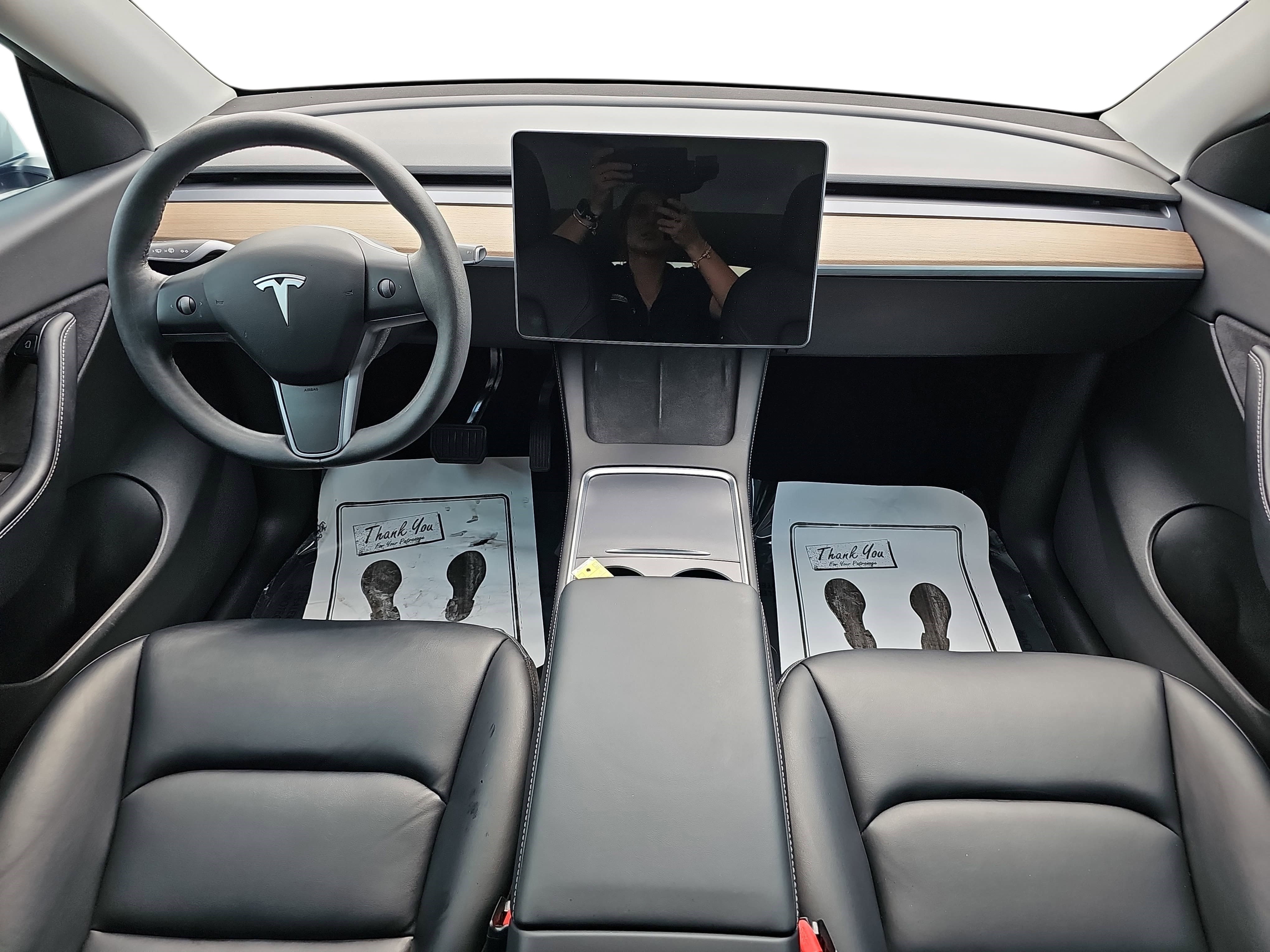 Used 2022  Tesla Long Range image 11